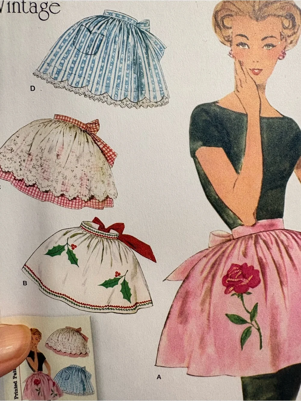 BN UNCUT SIMPLICITY 8814 OS APRONS SEWING PATTERNS VINTAGE 1950S